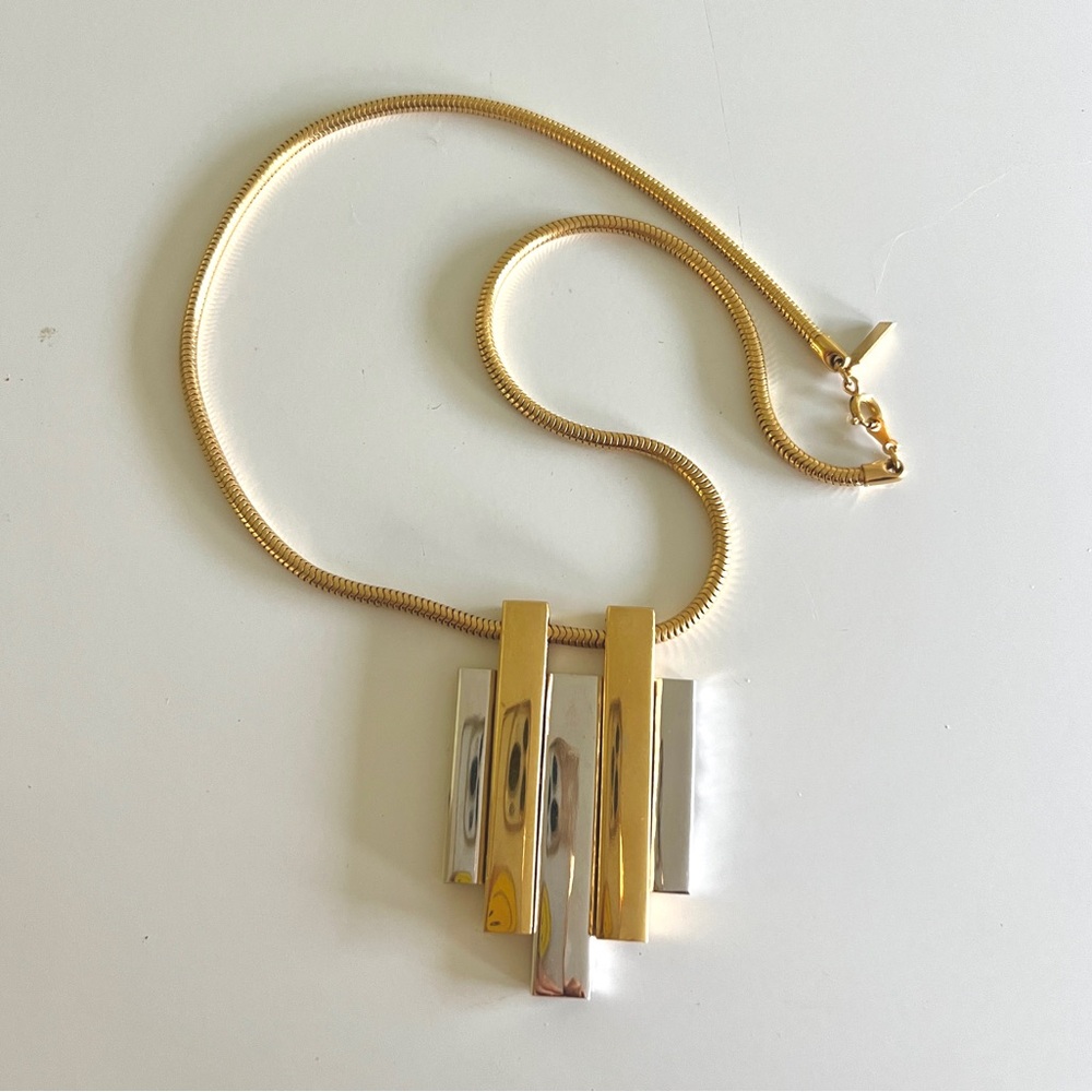 A Lovely Avon Silver and Gold Tone Necklace, 18”